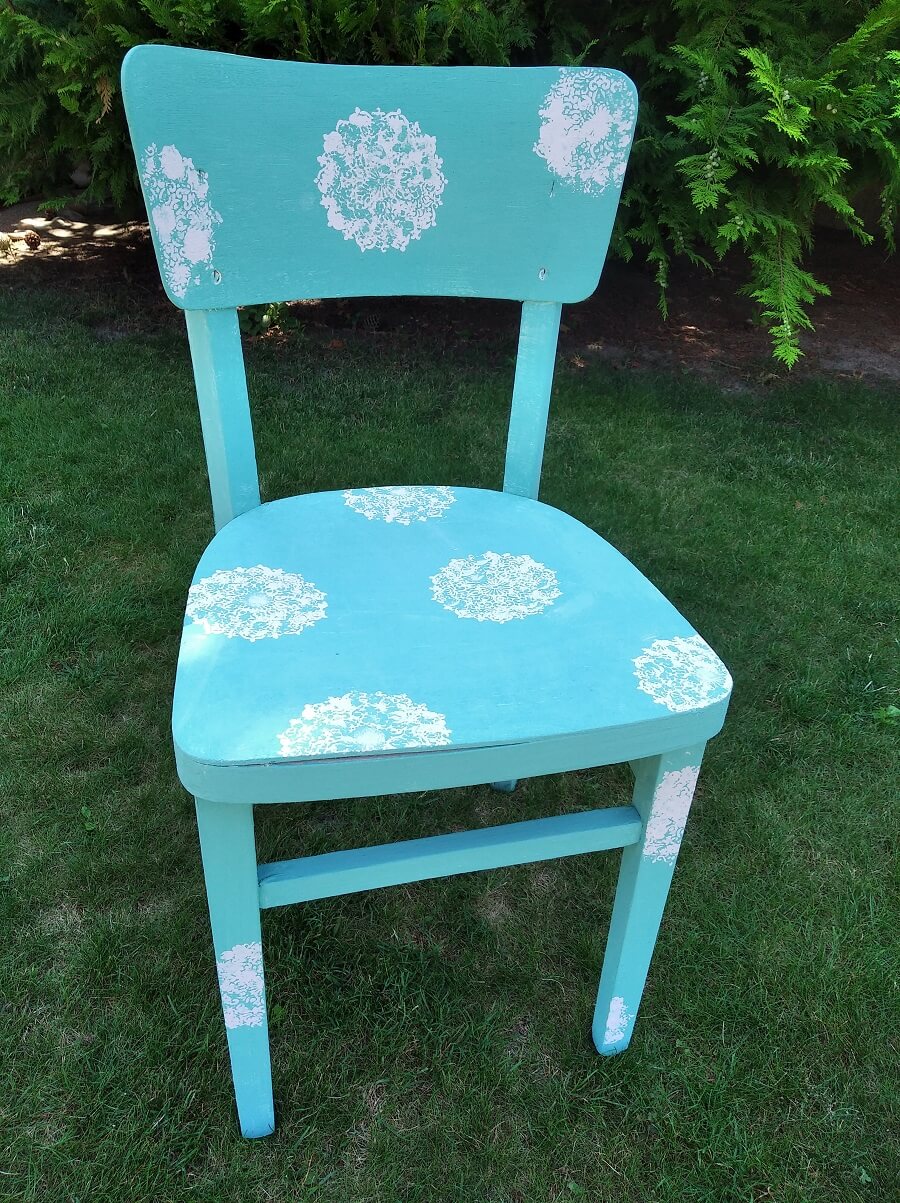 modrá recyklovaná stolička
